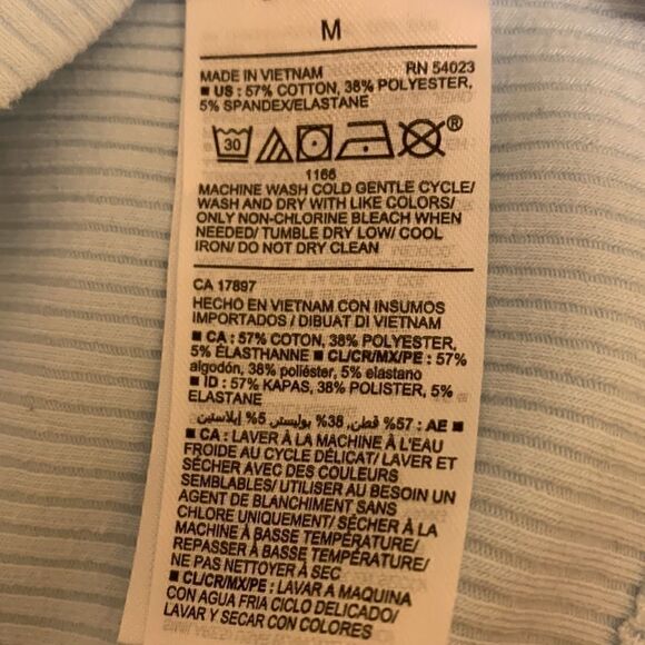 Old Navy, top, baby blue, medium, new condition - Picture 4 of 7